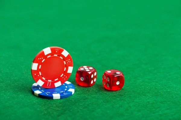 American Roulette wheel and betting table on marvel365