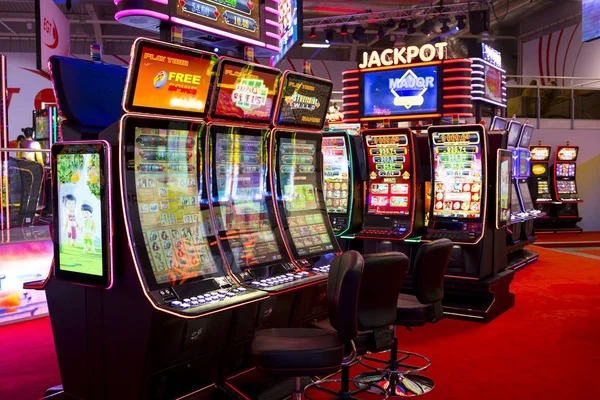marvel365 live-dealer blackjack table with professional croupier and HD stream